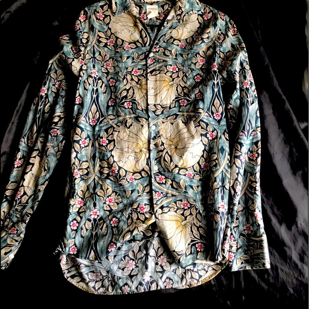 TWO SUMMER CASUAL BUTTON UP SHIRTS FOR LOW PRICE